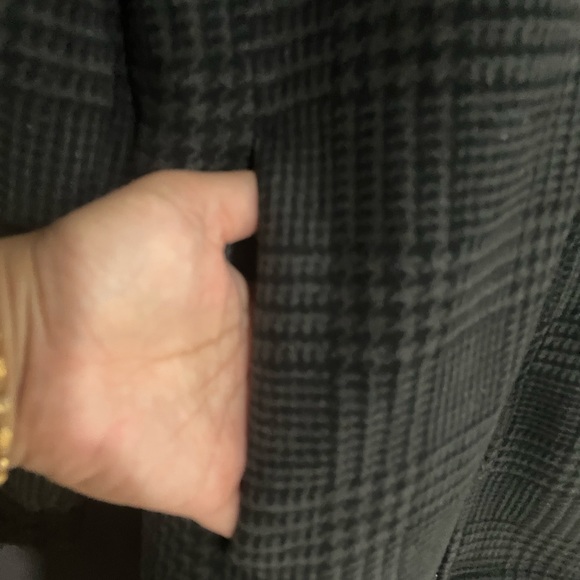 Uniqlo long jacket. Size Medium. Used gently. - Picture 2 of 9